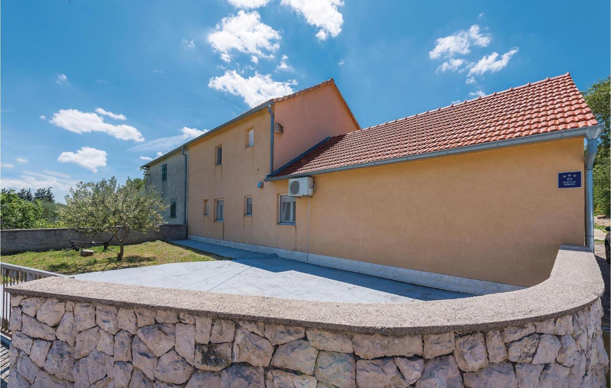 Amazing Home In Bilice With Outdoor Swimming Pool Šibenik Buitenkant foto