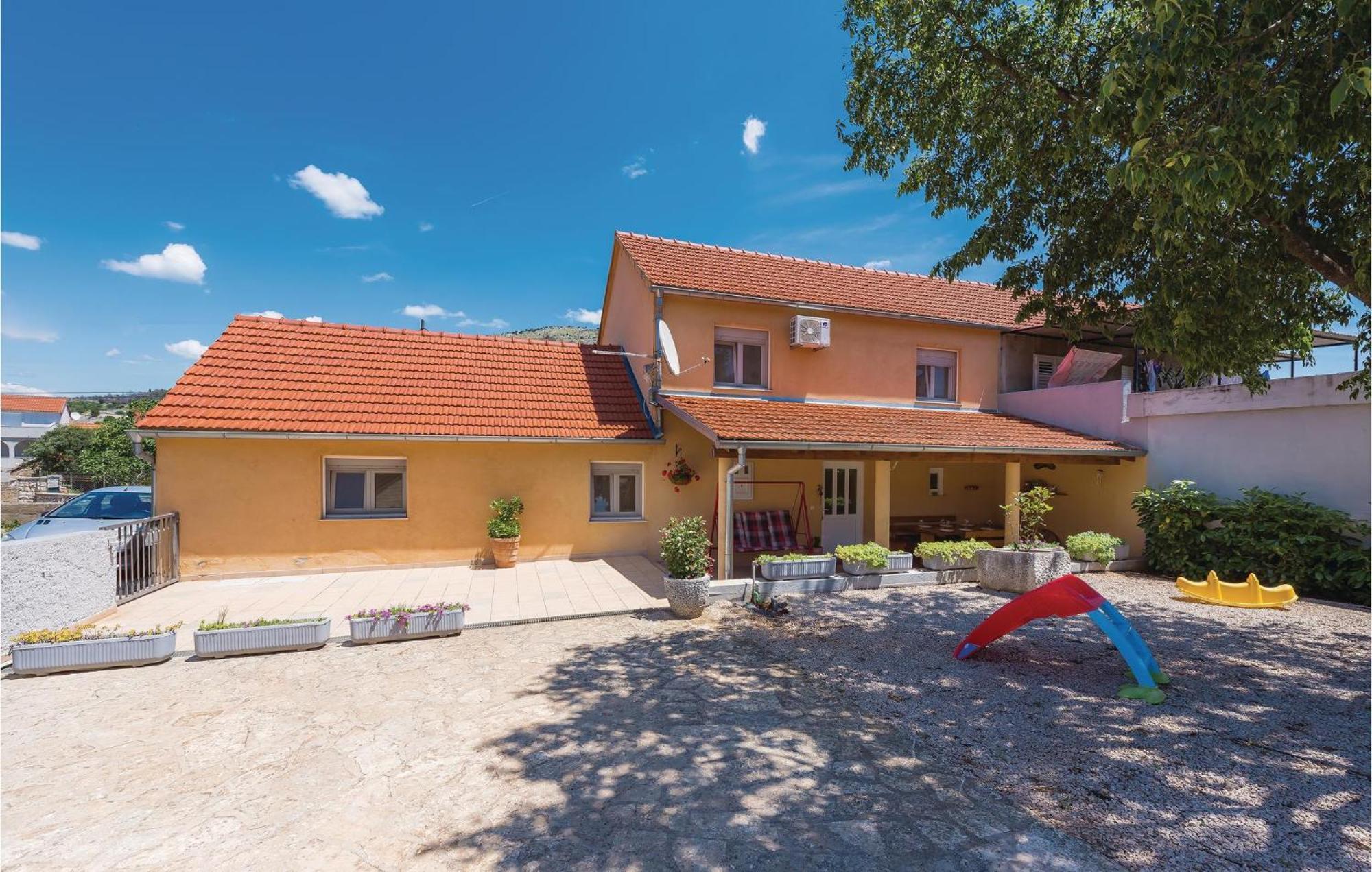 Amazing Home In Bilice With Outdoor Swimming Pool Šibenik Buitenkant foto